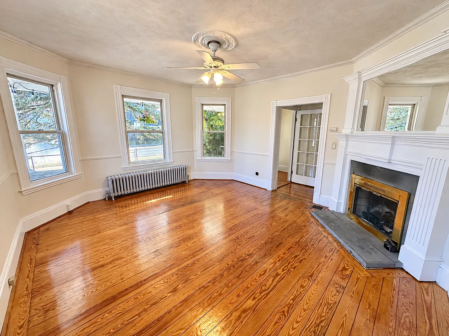 3 bed, 1960 sqft, $4,000 — Photo 4