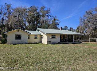 633 Cousintown Rd, Interlachen, FL 32148