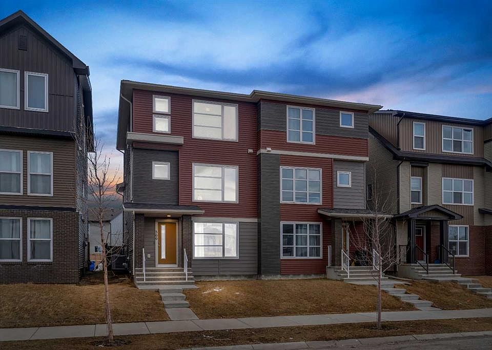 1st image of 569 S Savanna Blvd NE