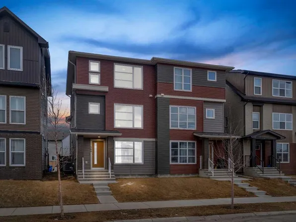 569 S Savanna Blvd NE, Calgary, AB T3J 0X3