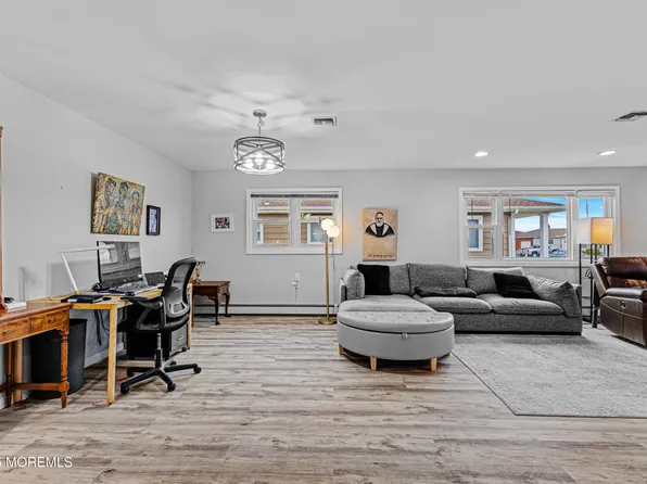 17 Tortola Street, Toms River, NJ 08757