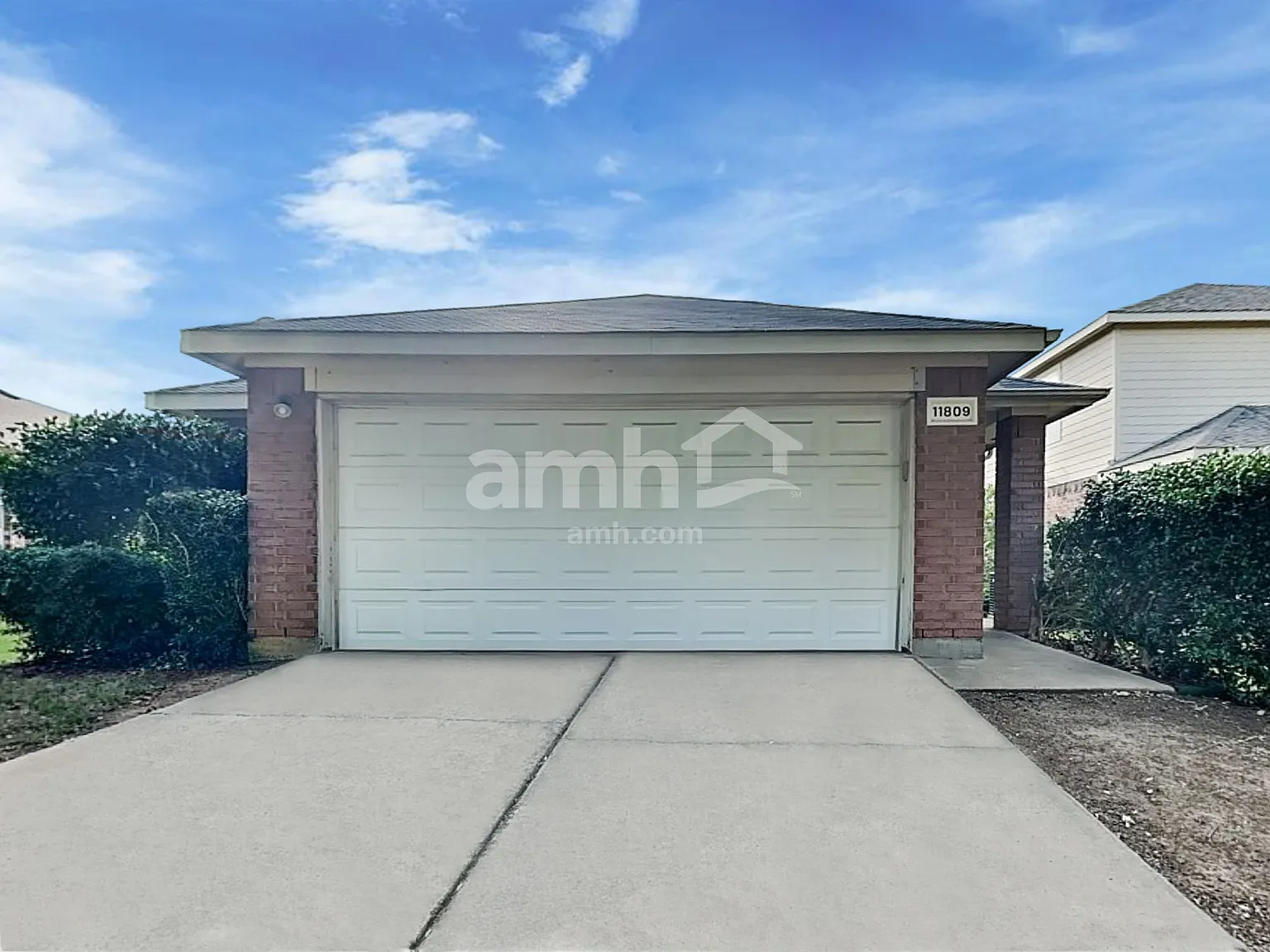 4 bed, 2.0 bath, 1650 sqft, $2,210 — Photo 1