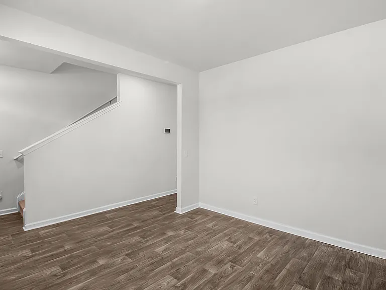 110 Cole St — Photo 9