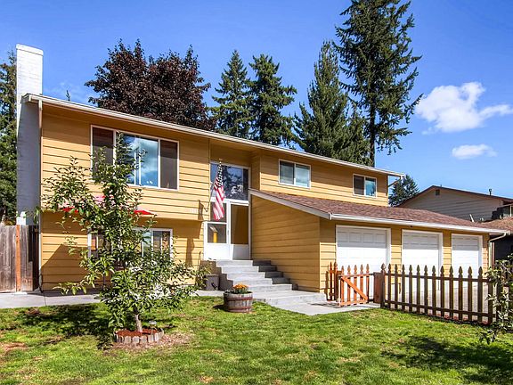 2nd image of 10618 NE 140th St