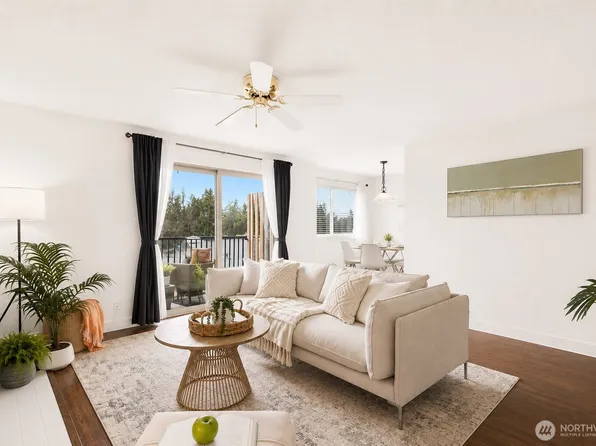 4904 81st Place SW #301, Mukilteo, WA 98275