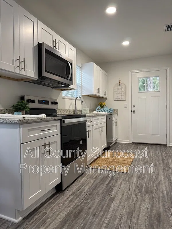 2 bed, 1.5 bath, $1,250 — Photo 3