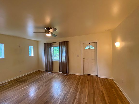 2nd image of 1180 Evergreen Rd