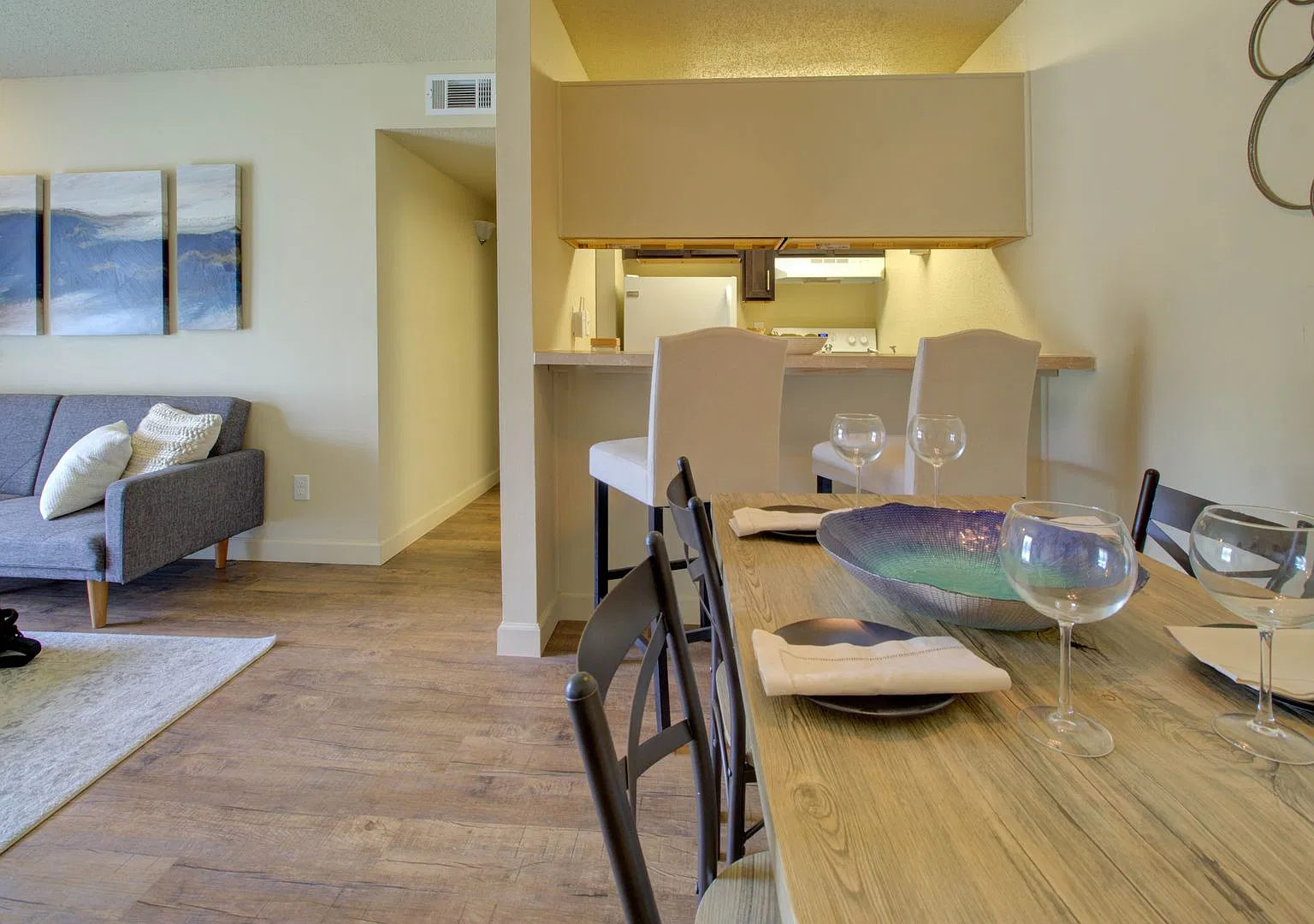 Stadium Apartments — Photo 3