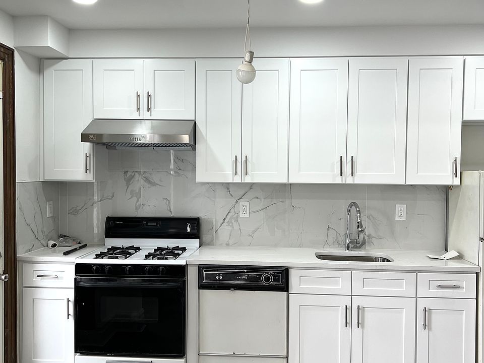 1st image of 1955 E 28th St #1