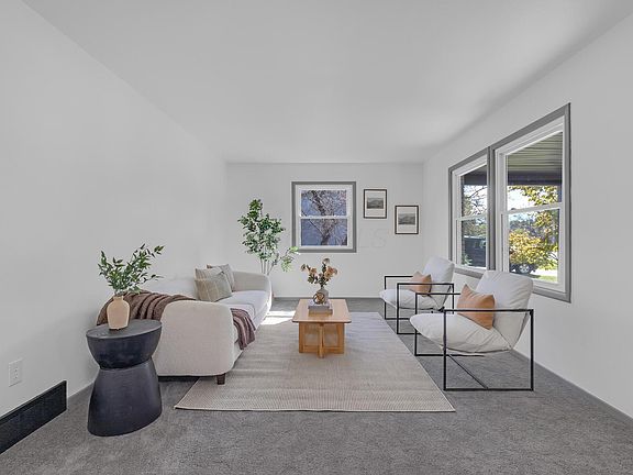 3rd image of 880 Loire Valley Dr