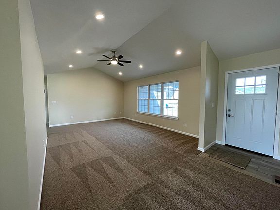 3rd image of 109 Village Pkwy
