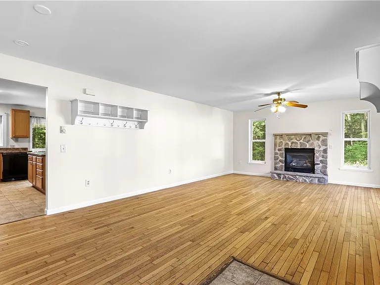 1229 Fern Dr — Photo 8