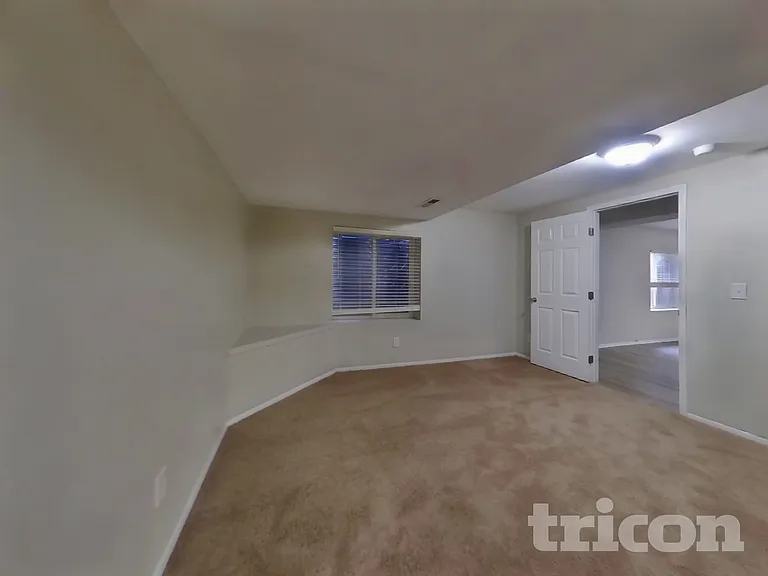 565 Winebrook Way — Photo 17
