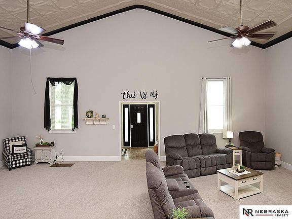 5th image of 311 Logan St