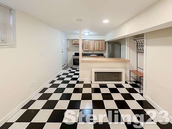 2nd image of 2345 Crescent St #1