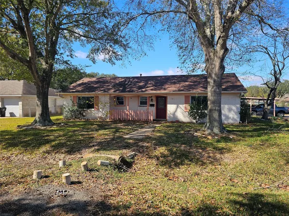 1802 Junker St, Rosenberg, TX 77471