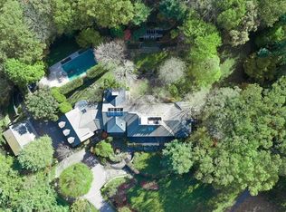 16 Rolling Ln, Dover, MA 02030