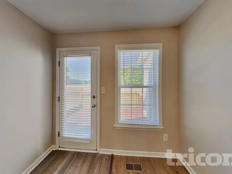 60 Rodney Ct — Photo 5