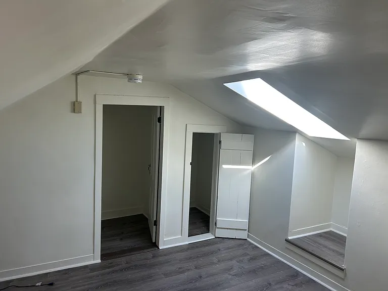 73 Court St — Photo 10