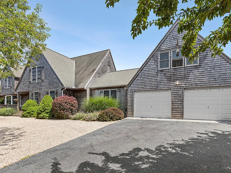 17 Old West Lake Dr — Photo 22