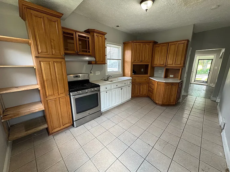 6547 Bedford Ave — Photo 10