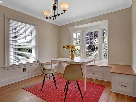 Dining room with bay window