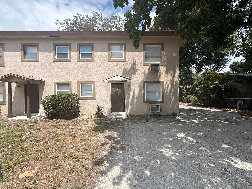 3619 Seminole Ave