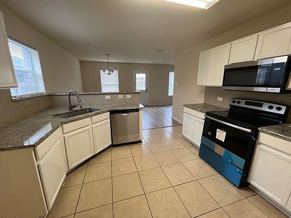 2nd image of 4520 Waterford Dr