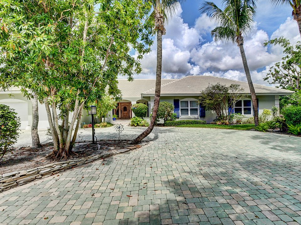 4927 King Palm Circle