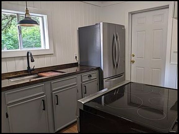 5th image of 206 S Kaysee Ave