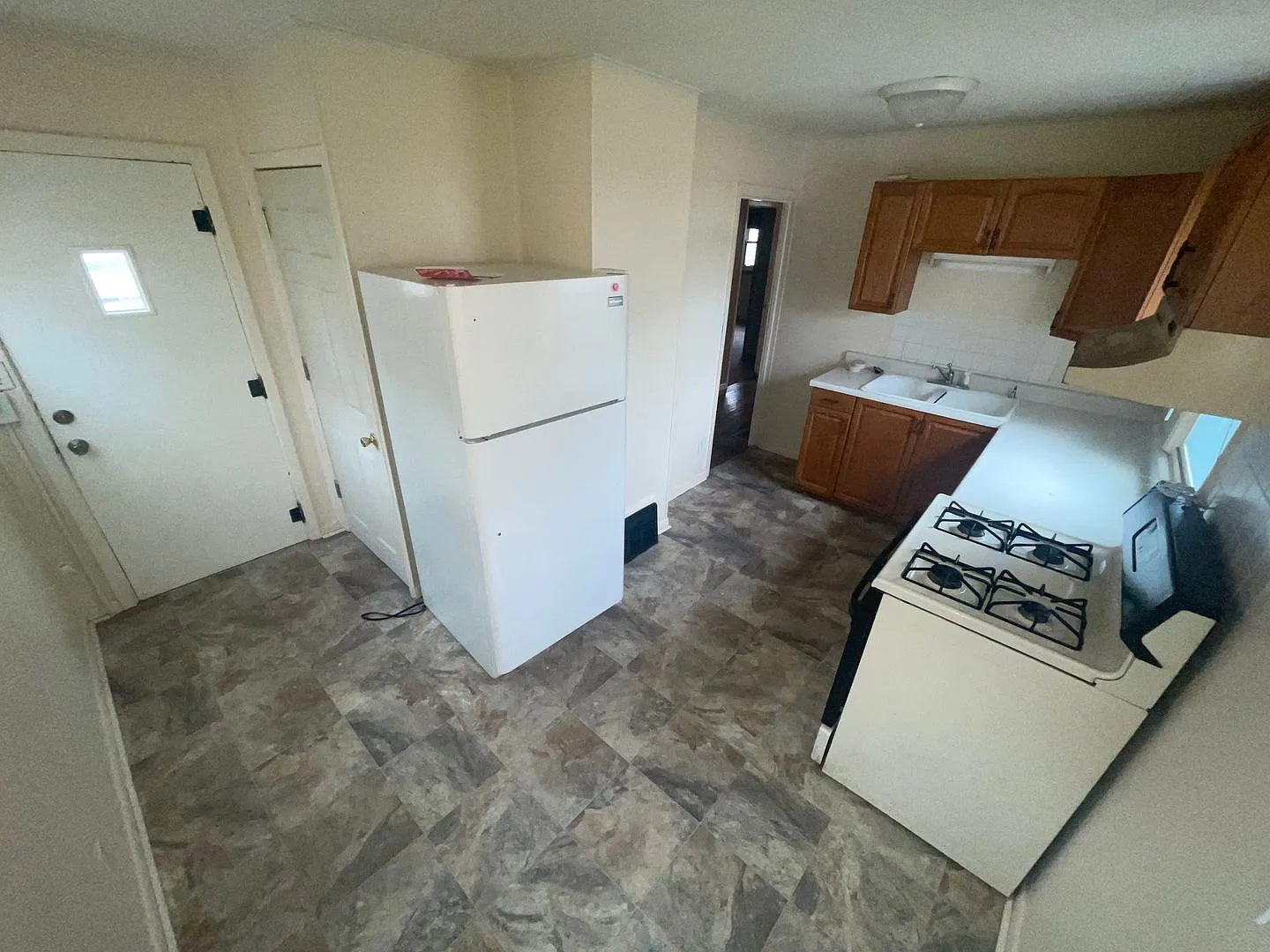 17 Ruth Ct — Photo 2