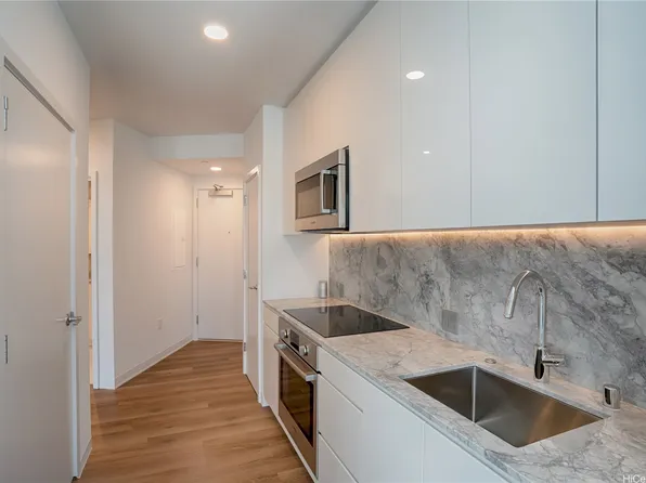 987 Queen St #2317, Honolulu, HI 96814
