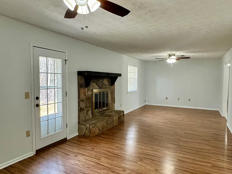 109 Boxwood Ct — Photo 10