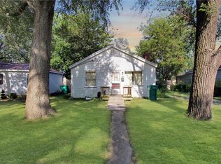 912 S 13th St, Mattoon, IL 61938