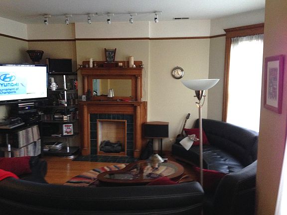 3rd image of 4011 N Kenmore Ave APT 204