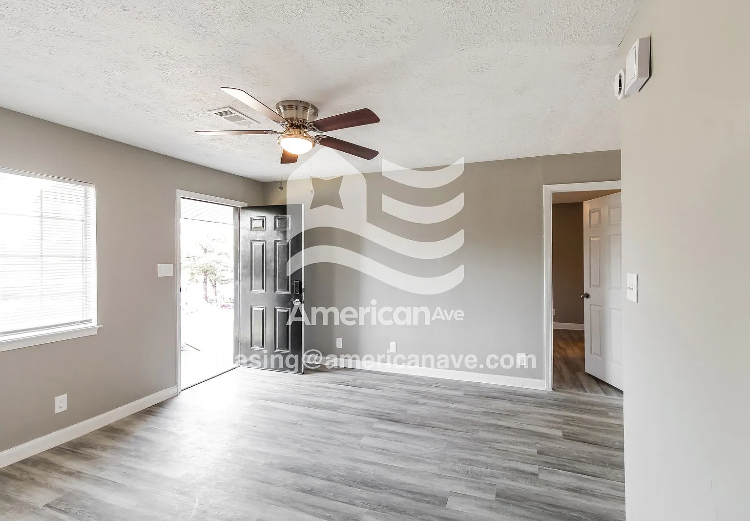 4 bed, 2.0 bath, 1080 sqft, $2,254 — Photo 2