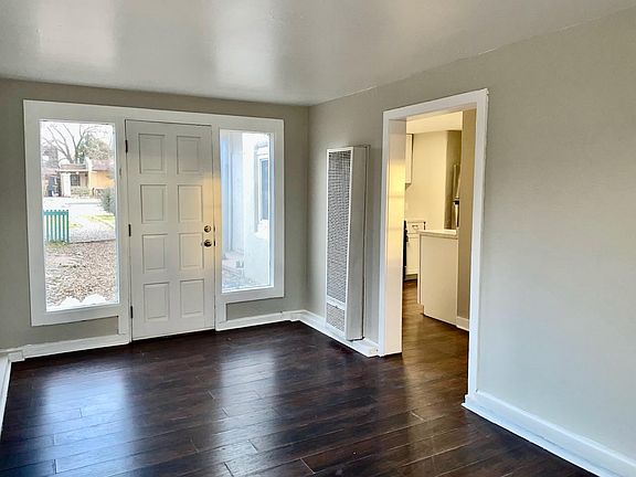 3rd image of 215 Stanford Dr SE #1/2