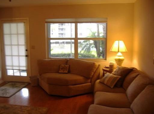 4th image of 111 Shore Ct APT 102