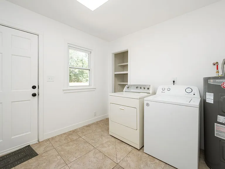 2311 Mountain View Dr — Photo 12