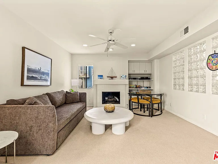 3616 The Strand #C — Photo 21