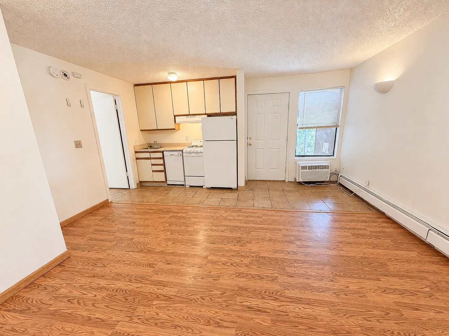 1 bed, 755 sqft, $1,550 — Photo 2