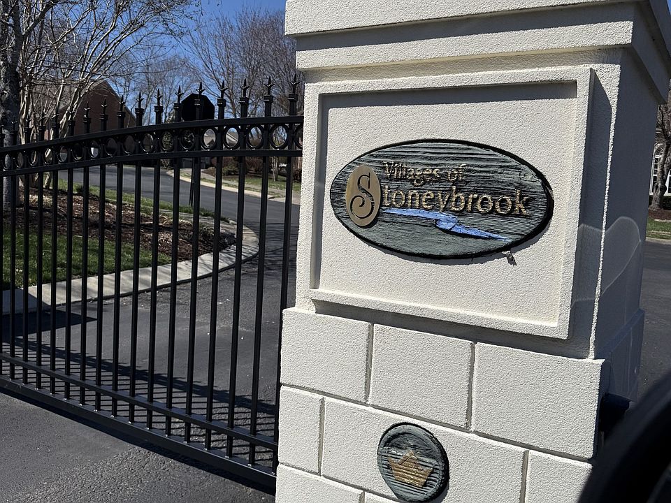 1017 Golf Club Ln E, Hendersonville, TN 37075 | Zillow