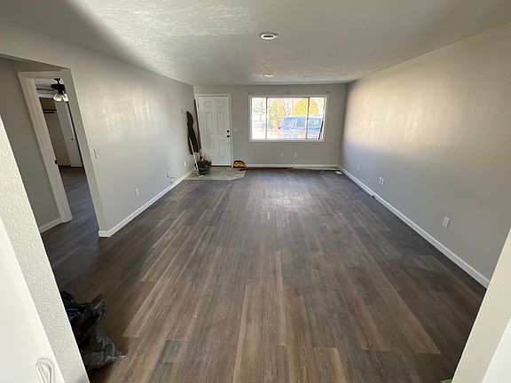 3rd image of 4089 W Plum St #4089
