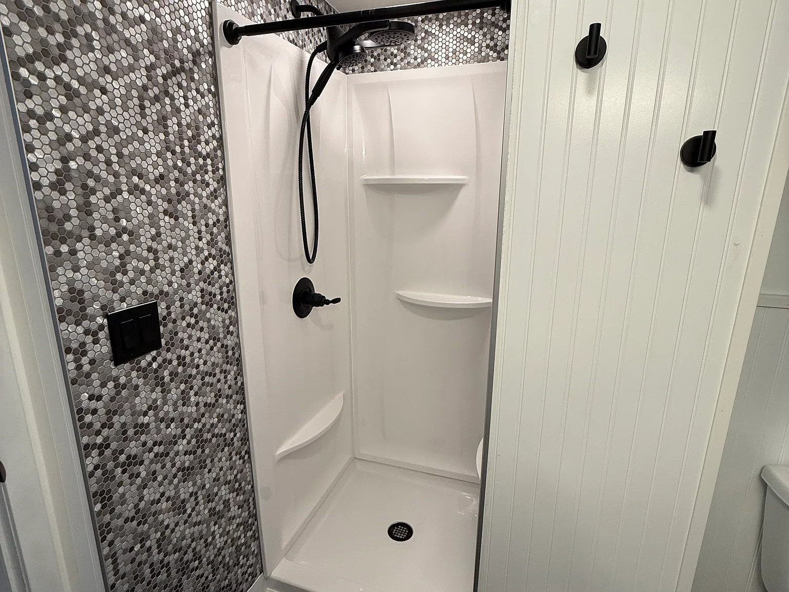 2 bed, $1,600 — Photo 2
