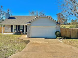 1105 S Chickasaw Pl, Claremore, OK 74017