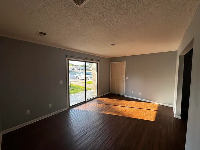 329 W Main St #1 — Photo 2
