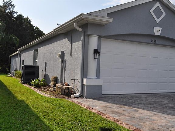 3rd image of 1842 RIDGELAKE COURT
