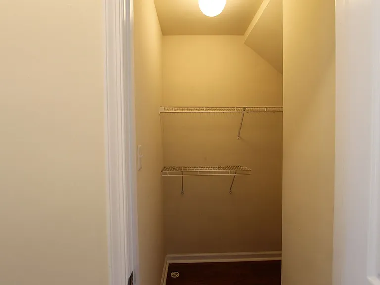 316 Ross Ct — Photo 9