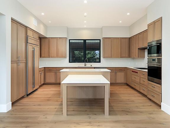 5th image of 389 1st St #24