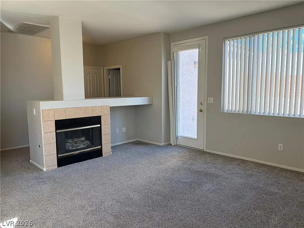 3 bed, 2.0 bath, 1305 sqft, $1,850 — Photo 2